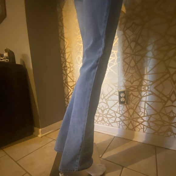 Abercrombie & Fitch Bootcut Jean - Picture 4 of 9